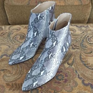 Nanette boots.  SIZE 10M